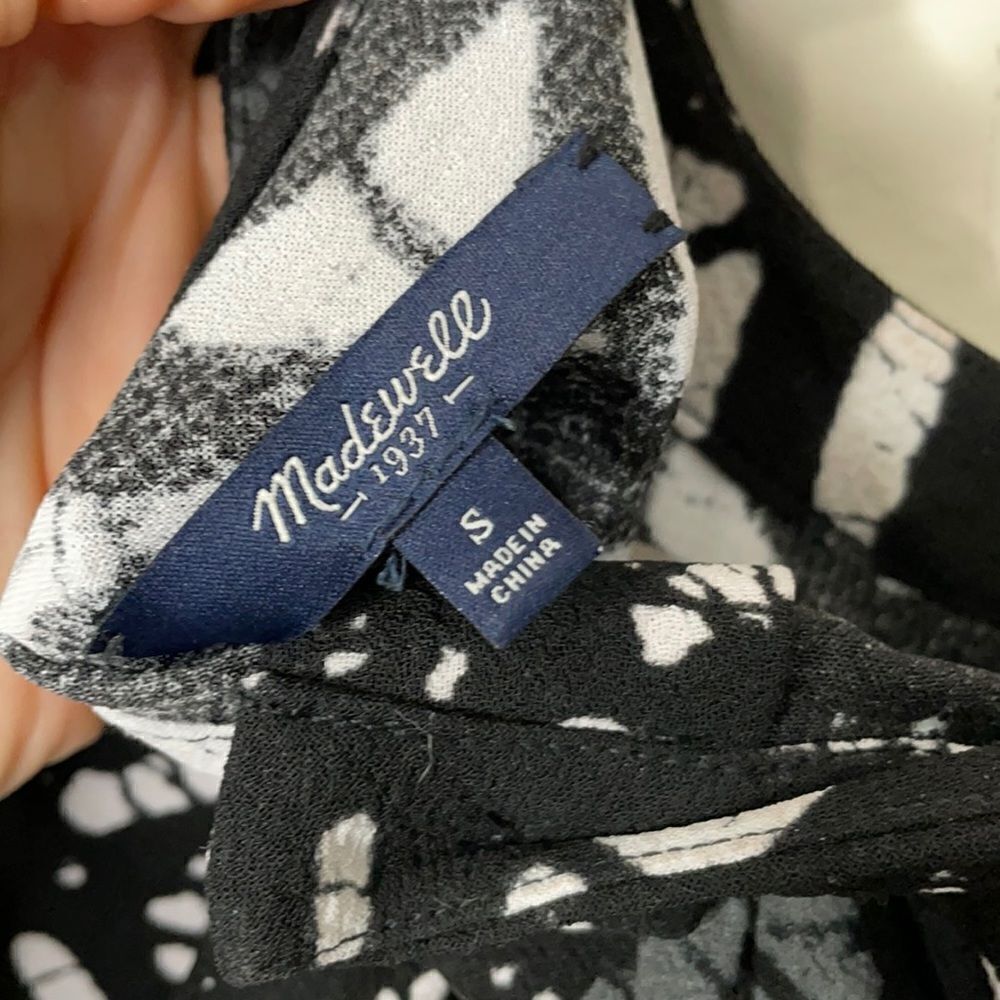 Madewell Industry Button-Back Top in Batik Grid - Picture 8 of 9